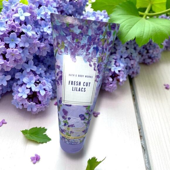 Bath & Body Works Fresh Cut Lilacs Ultra Hydration Body Cream Lotion 24 HR 8 oz - Picture 1 of 11